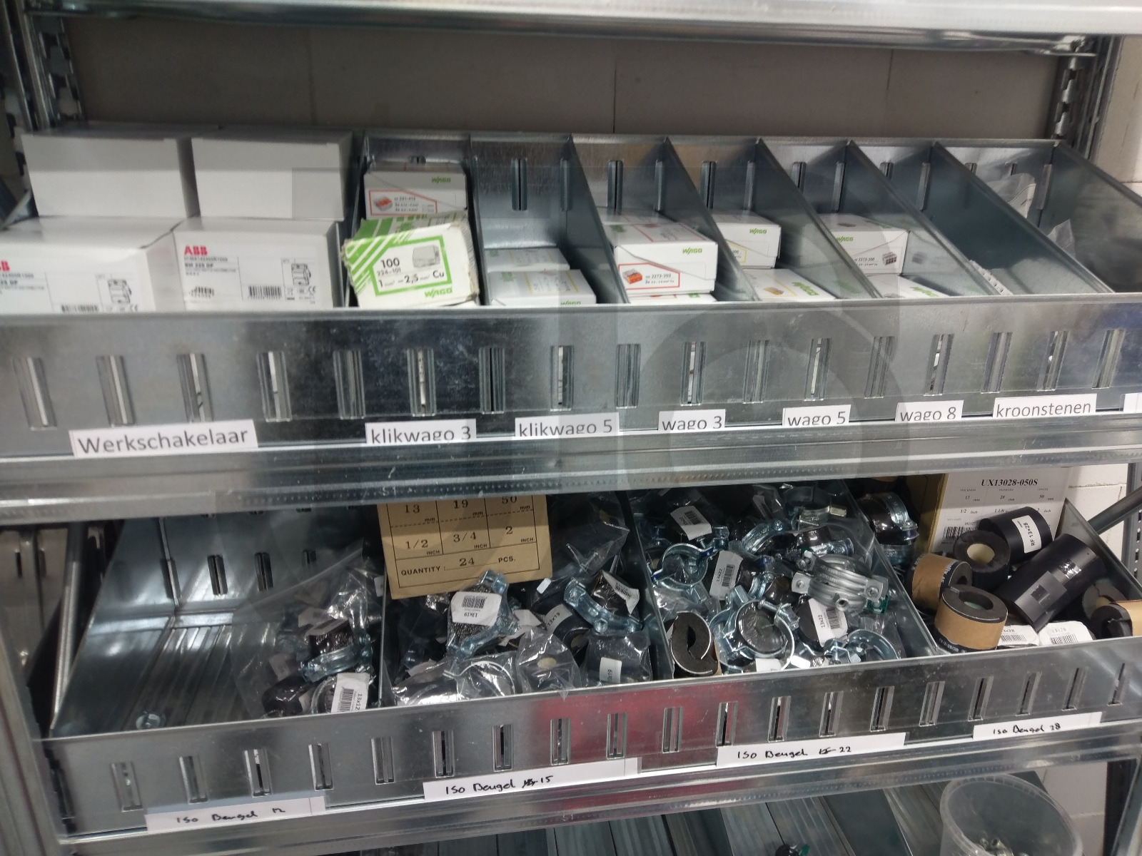 Vakkenstelling H1972 x D500 | aanbouwset vak 1350 mm | rechte opzetranden 100 mm-9112